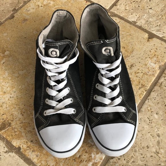 Canvas Sneakers in Womens Size 9 - Picture 3 of 8